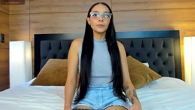 Roseaurora online show from 03-29-26, 01:33