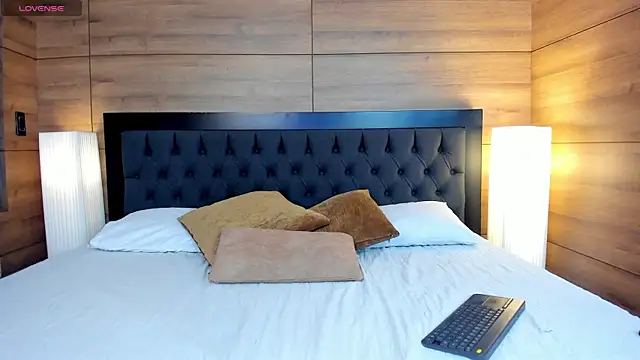 Roseaurora online show from 04-01-26, 12:28