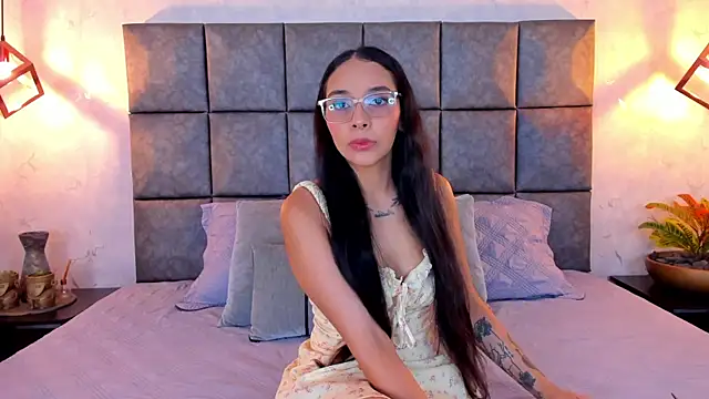Snapshot of Roseaurora chatting on 05-10-26, 12:10 Roseaurora online show from 05-10-26, 12:10