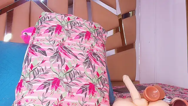 Snapshot of sweegirl69 chatting on 09-14-25, 11:53 sweegirl69 online show from 09-14-25, 11:53