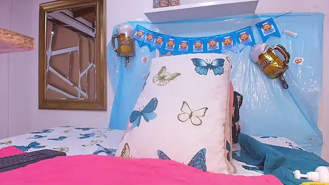 Snapshot of sweegirl69 chatting on 09-29-25, 11:59 sweegirl69 online show from 09-29-25, 11:59