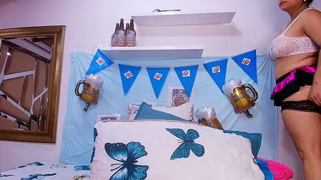 Snapshot of sweegirl69 chatting on 10-01-25, 12:00 sweegirl69 online show from 10-01-25, 12:00