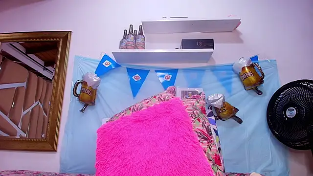 Snapshot of sweegirl69 chatting on 10-04-25, 12:25 sweegirl69 online show from 10-04-25, 12:25