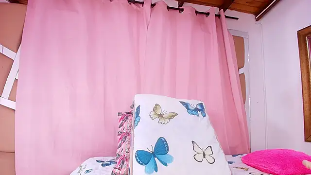 Snapshot of sweegirl69 chatting on 10-10-25, 11:53 sweegirl69 online show from 10-10-25, 11:53