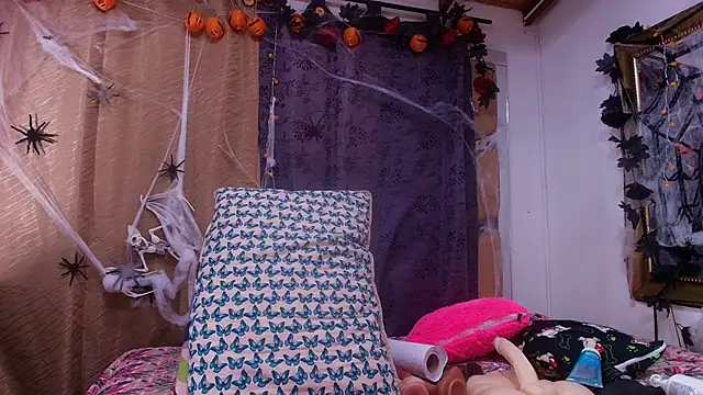 Snapshot of sweegirl69 chatting on 10-30-25, 11:55 sweegirl69 online show from 10-30-25, 11:55