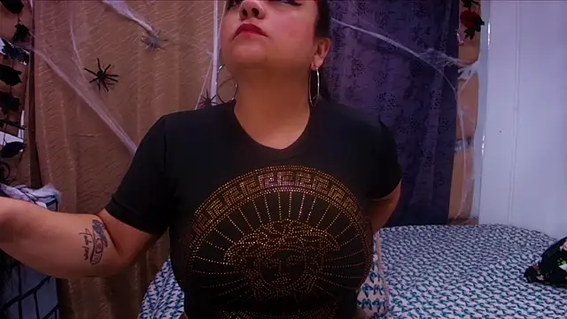 Snapshot of sweegirl69 chatting on 10-31-25, 11:55 sweegirl69 online show from 10-31-25, 11:55