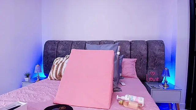 Snapshot of sweegirl69 chatting on 11-14-25, 12:04 sweegirl69 online show from 11-14-25, 12:04