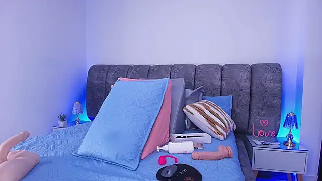 Snapshot of sweegirl69 chatting on 11-20-25, 12:05 sweegirl69 online show from 11-20-25, 12:05