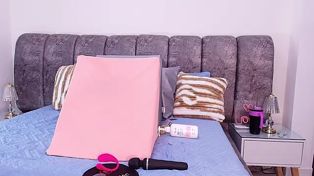 Snapshot of sweegirl69 chatting on 11-23-25, 12:05 sweegirl69 online show from 11-23-25, 12:05