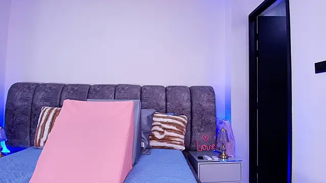 Snapshot of sweegirl69 chatting on 11-27-25, 11:56 sweegirl69 online show from 11-27-25, 11:56