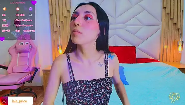 Snapshot of Laia_and_Damian chatting on 10-07-25, 07:33 Laia and Damian online show from 10-07-25, 07:33