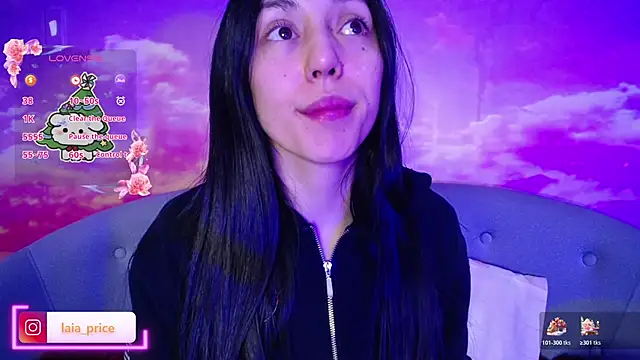 Snapshot of Laia_and_Damian chatting on 12-15-25, 07:29 Laia and Damian online show from 12-15-25, 07:29