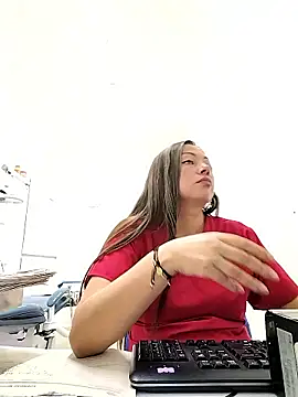 Madisson-04  online show from 10-28-25, 07:16