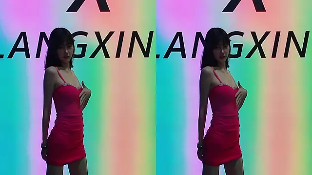 Snapshot of Emeralds_Girls chatting on 09-10-25, 12:43 Emeralds Girls online show from 09-10-25, 12:43