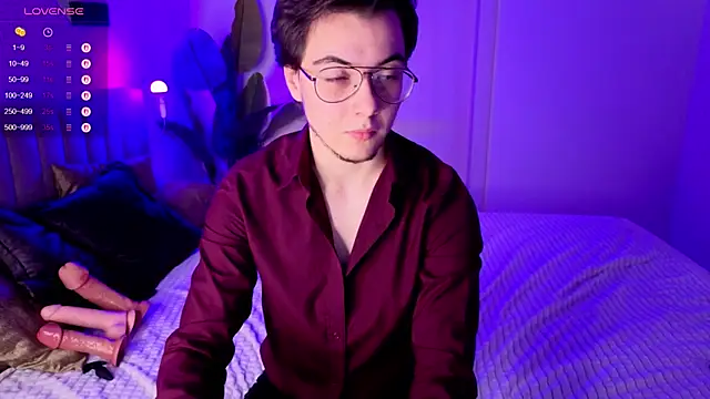 Snapshot of tyler_bergg chatting on 09-19-25, 08:53 tyler bergg online show from 09-19-25, 08:53