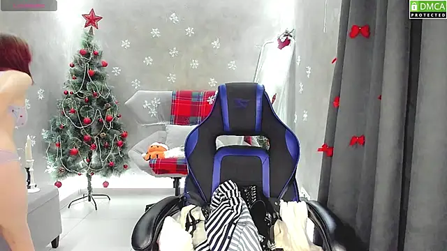 Roxy foxi online show from 12-18-25, 01:11