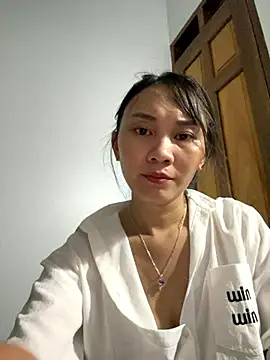 Snapshot of Almond-cute chatting on 09-20-25, 07:59 Almond-cute online show from 09-20-25, 07:59