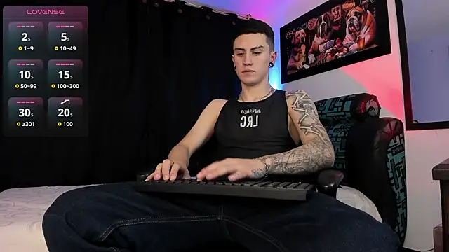 Snapshot of Sebas_maverick chatting on 01-17-26, 11:30 Sebas maverick online show from 01-17-26, 11:30