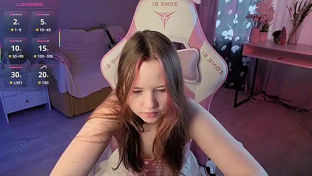 Snapshot of Sweetie_Hope chatting on 09-27-25, 07:13 Sweetie Hope online show from 09-27-25, 07:13