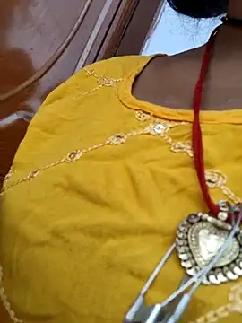 LUCKY cut online show from 04-05-26, 02:42