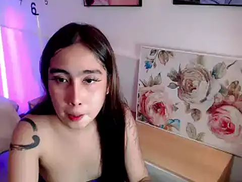 Snapshot of Misskatexx chatting on 05-13-26, 12:35 Misskatexx online show from 05-13-26, 12:35