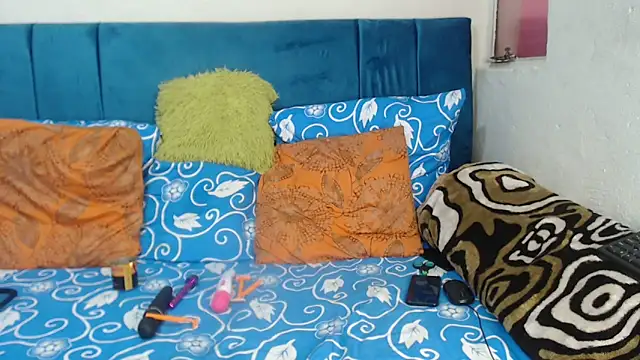 SweetSlenderChoc online show from 04-21-26, 01:42