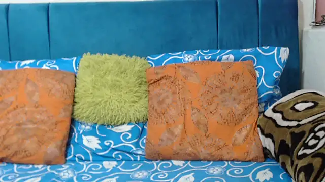 SweetSlenderChoc online show from 04-22-26, 04:30