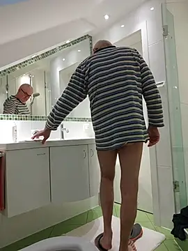 Oldmenhot66 online show from 04-01-26, 04:57