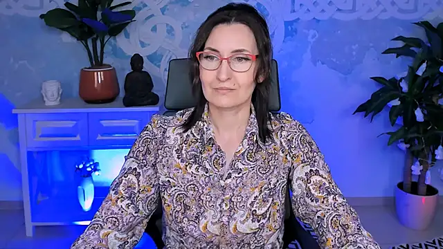 UnaTerra online show from 10-31-25, 09:10