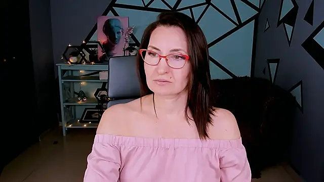 Snapshot of UnaTerra chatting on 02-01-26, 09:08 UnaTerra online show from 02-01-26, 09:08