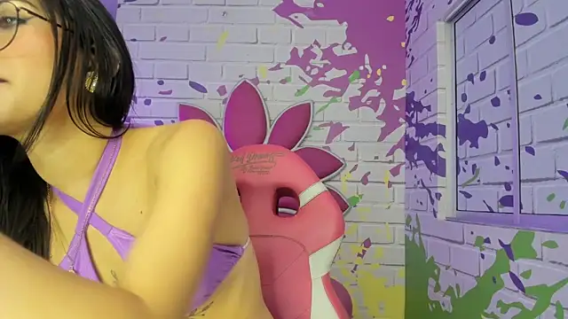 Snapshot of ValerySkinnyy chatting on 11-10-25, 11:37 ValerySkinnyy online show from 11-10-25, 11:37