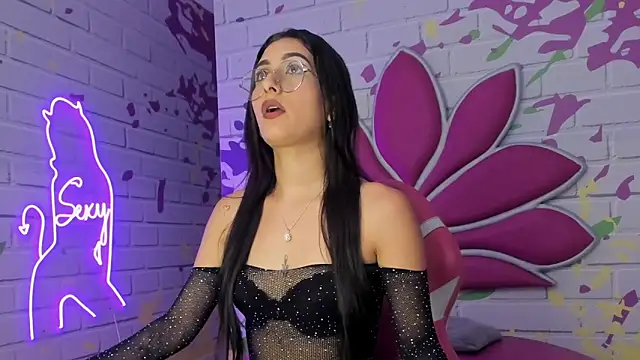 Snapshot of ValerySkinnyy chatting on 11-21-25, 11:14 ValerySkinnyy online show from 11-21-25, 11:14