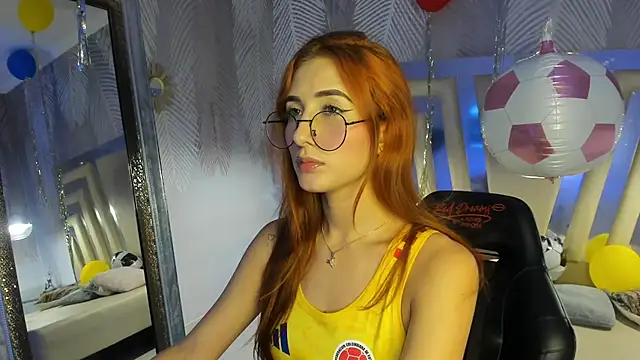Snapshot of ValerySkinnyy chatting on 06-25-26, 03:39 ValerySkinnyy online show from 06-25-26, 03:39
