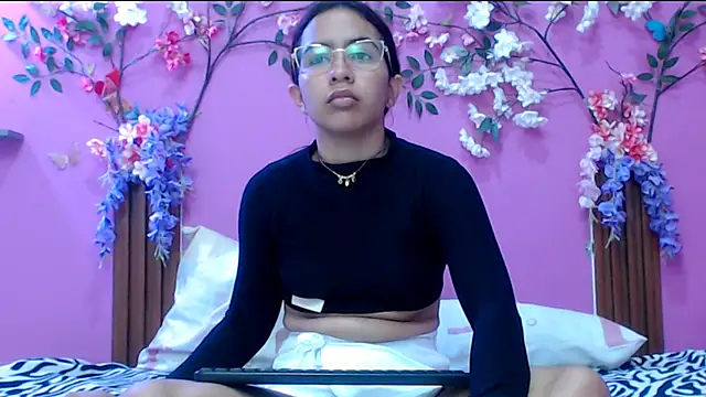 skinnysofia18 online show from 01-15-26, 01:26