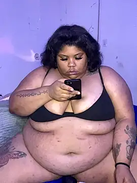 Snapshot of BlaxicanaMami chatting on 10-16-25, 04:35 BlaxicanaMami online show from 10-16-25, 04:35