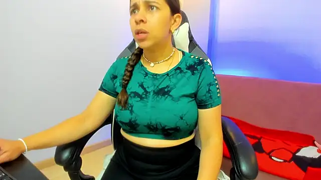 CataleyaAmaya online show from 10-16-25, 12:17