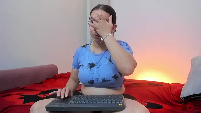 CataleyaAmaya online show from 12-19-25, 12:23