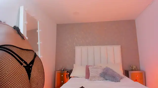 Snapshot of KaylieBrooks chatting on 11-18-25, 08:02 KaylieBrooks online show from 11-18-25, 08:02