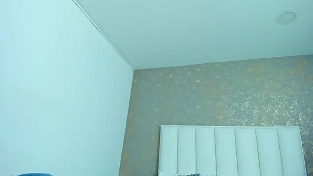 Snapshot of KaylieBrooks chatting on 12-15-25, 06:12 KaylieBrooks online show from 12-15-25, 06:12