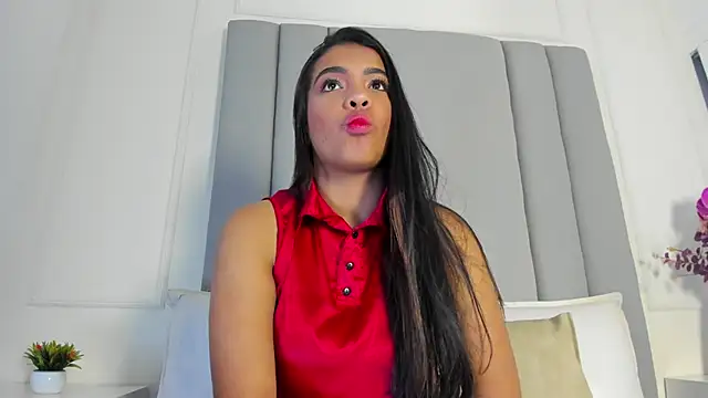 Snapshot of CannelaSmith chatting on 06-12-26, 11:53 CannelaSmith online show from 06-12-26, 11:53