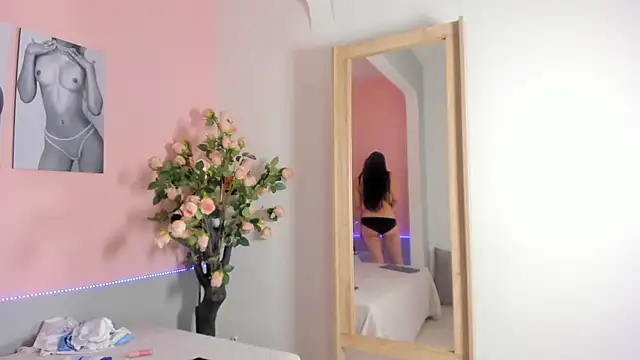 Stefany gonzales  online show from 07-24-26, 10:35