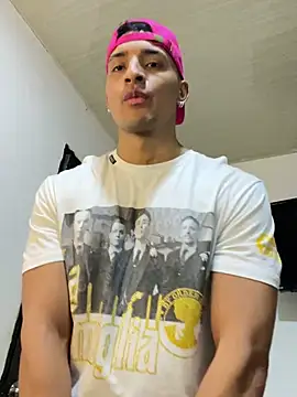 Snapshot of Smith_Fitness chatting on 05-02-26, 03:06 Smith Fitness online show from 05-02-26, 03:06