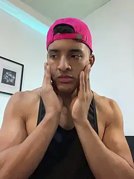 Snapshot of Smith_Fitness chatting on 05-16-26, 12:48 Smith Fitness online show from 05-16-26, 12:48