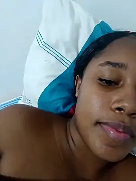 Snapshot of MoniqueMulberry chatting on 10-06-25, 07:50 MoniqueMulberry online show from 10-06-25, 07:50