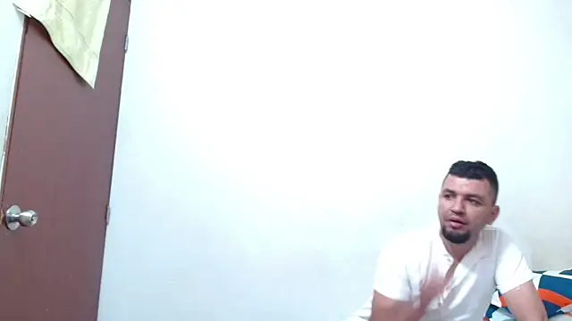 Snapshot of smitdleds1130 chatting on 09-09-25, 01:38 smitdleds1130 online show from 09-09-25, 01:38