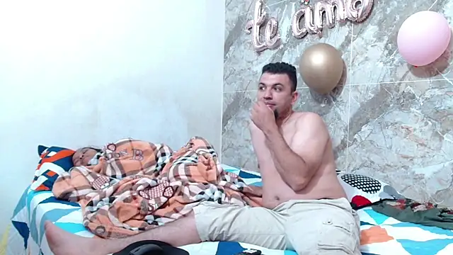 Snapshot of smitdleds1130 chatting on 09-21-25, 02:24 smitdleds1130 online show from 09-21-25, 02:24