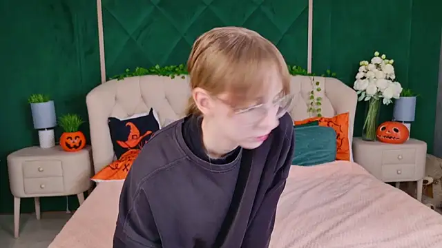 Beverly Gomes online show from 10-27-25, 06:39