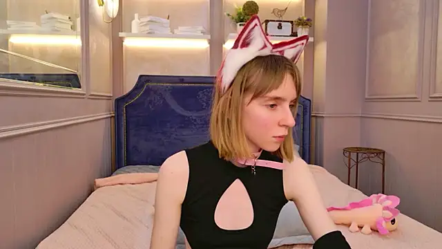 Beverly Gomes online show from 03-18-26, 03:59