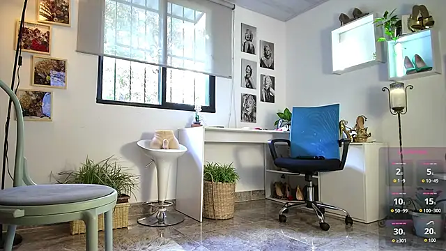 Snapshot of mrs_edha chatting on 09-29-25, 12:43 mrs edha online show from 09-29-25, 12:43