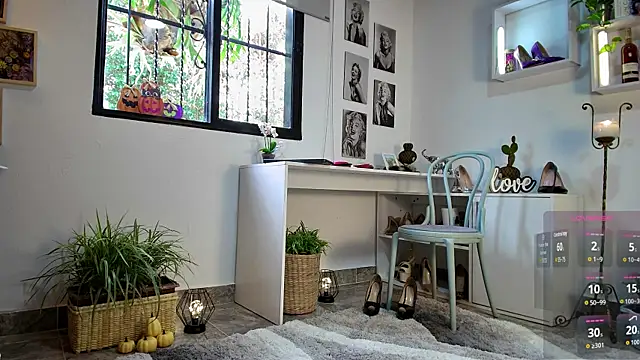 Snapshot of mrs_edha chatting on 10-17-25, 11:57 mrs edha online show from 10-17-25, 11:57